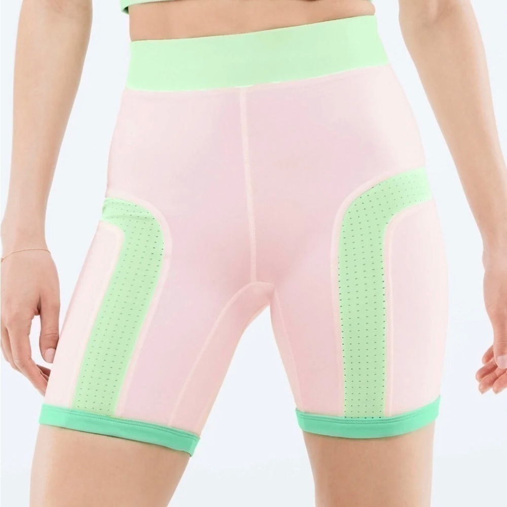 Fabletics high waisted motion 365 color block shorts size medium